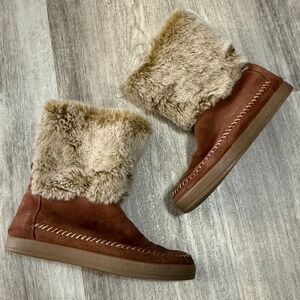 TOMS Women's Brown Suede Fur Lined Moccasin Boots Size‎ 7.5